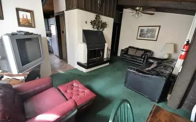 Rustling Pines - 5 Br condo by RedAwning