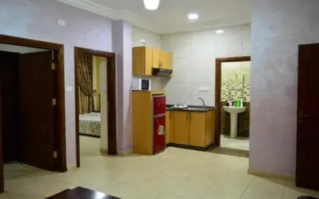 Al Hadeer Suites Hotel