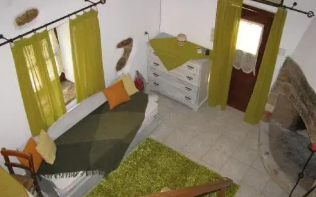 Porfyrousa Traditional Hotel