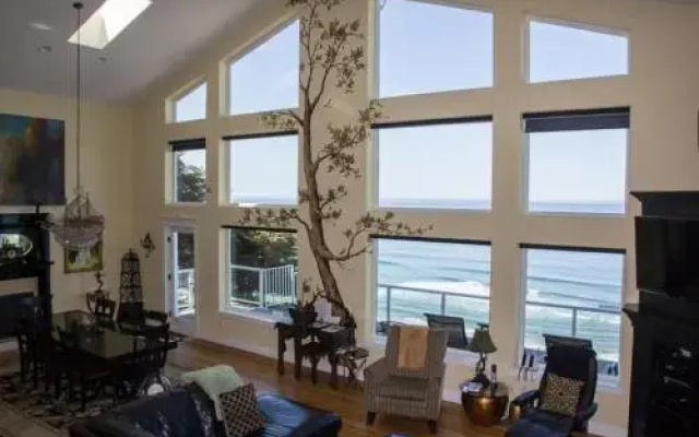 Sunset - 5 Br home by RedAwning