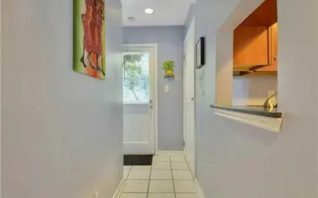 Lavender Jungle (Condo)