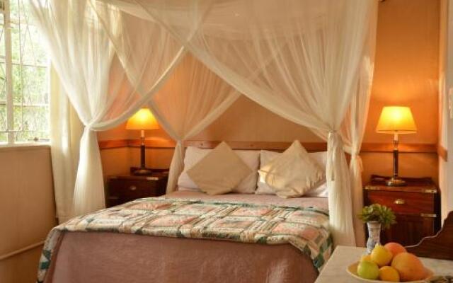 Muchenje Campsite & Cottages