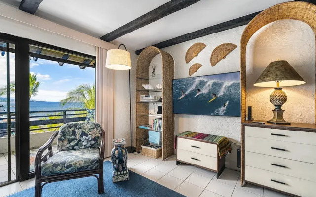 Casa de Emdeko 337 by RedAwning