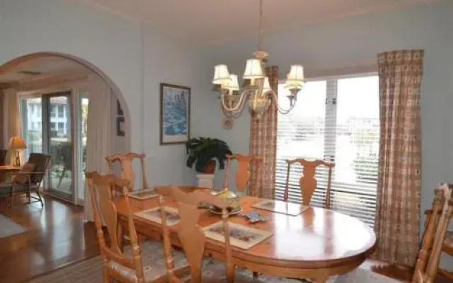 204 PPV Marion 4 Br villa by RedAwning