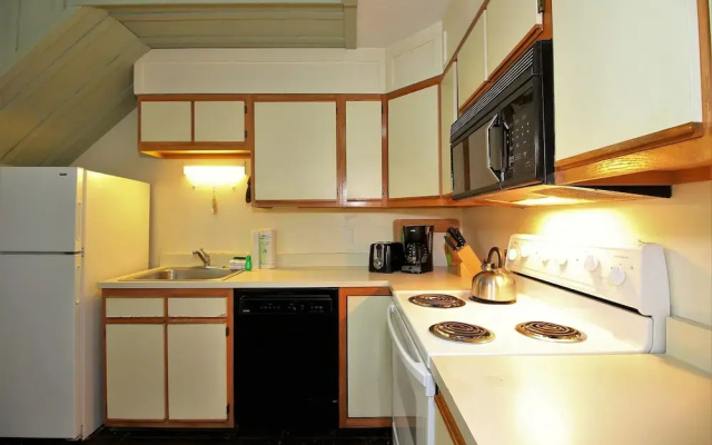 Whiffletree Condo Unit D8 by RedAwning