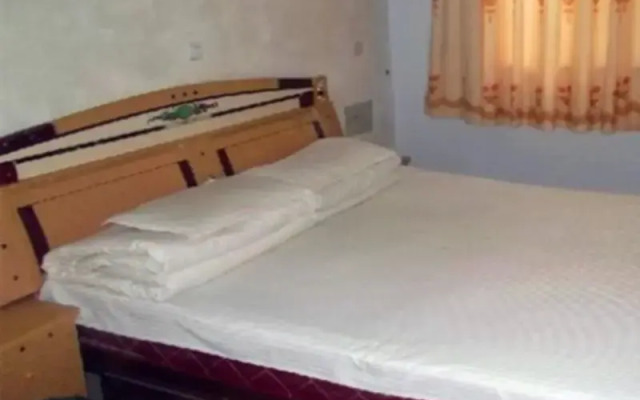 Huixian Baligou Songyingge Hotel