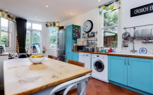 Veeve  5 Bed House On Linzee Road Crouch End