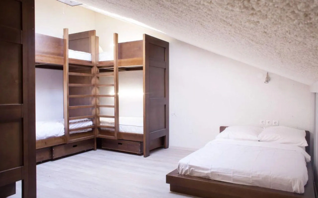 Sweet Home Hostel