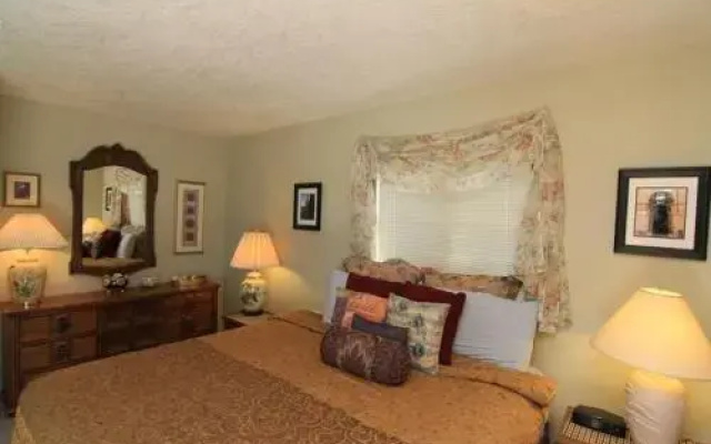 Peik's Place - 4 Br home by RedAwning