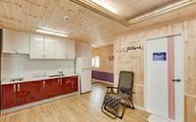 Tongyeong Ji and Park Pension