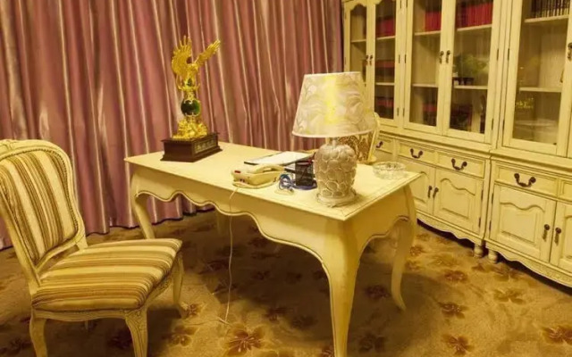 Chunyi Hotel