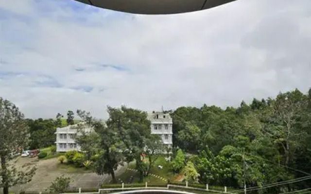 Munnar Crown