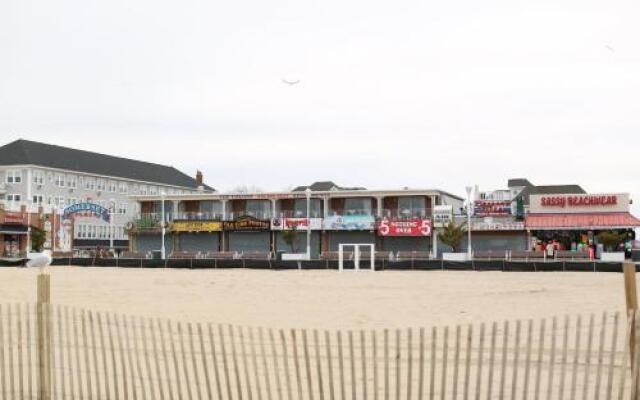 The Colony Apartments