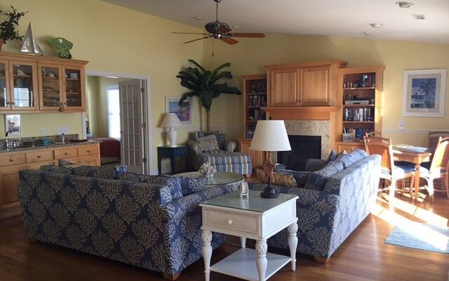 Inn Between 6 Bedroom Home by RedAwning