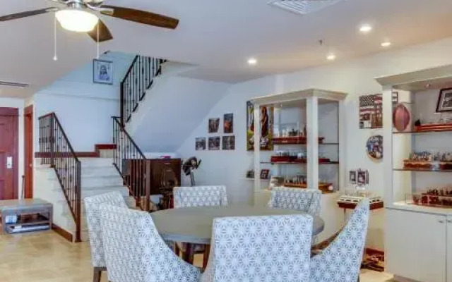 Luxury Oceanfront Penthouse at Crocs