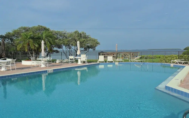 Holiday Island 1 BR Condo