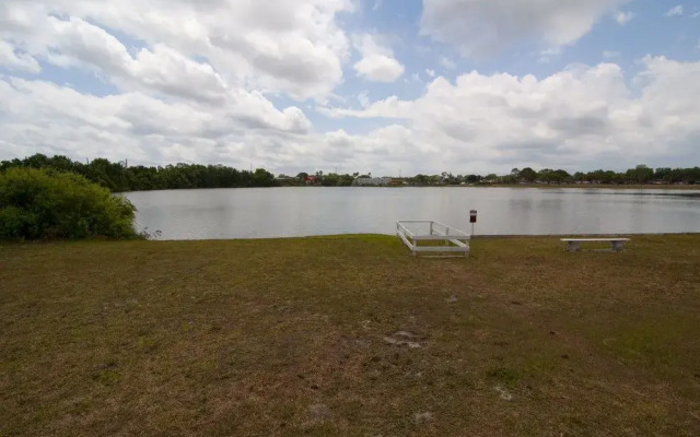 Lago Vista At Buenaventura Lakes