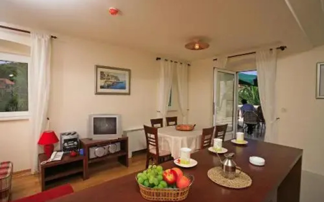 Apartments Marinko