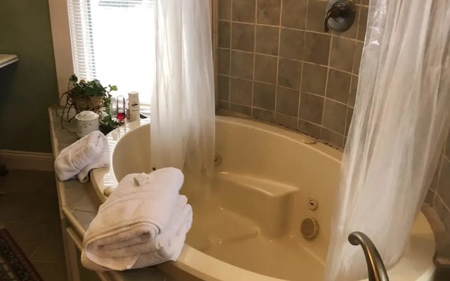 Hayes House Luxury Suites