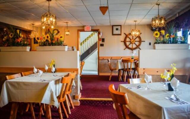 Kit-Wat Motel & Marina