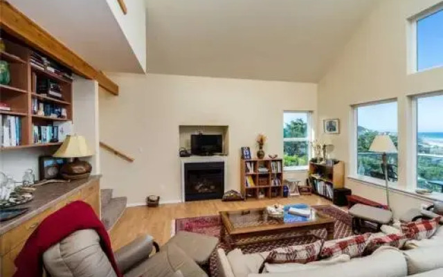 Gull - 2 Br home by RedAwning