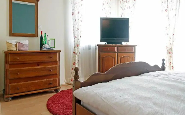 Queen Teuta Palace Resort