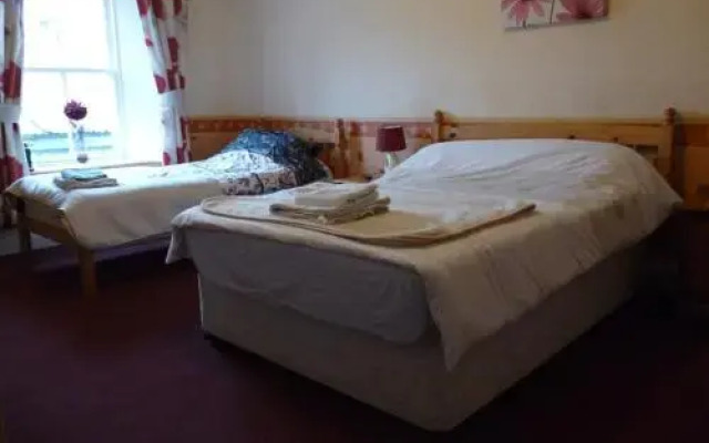 Aberdeen Arms Hotel Tarland