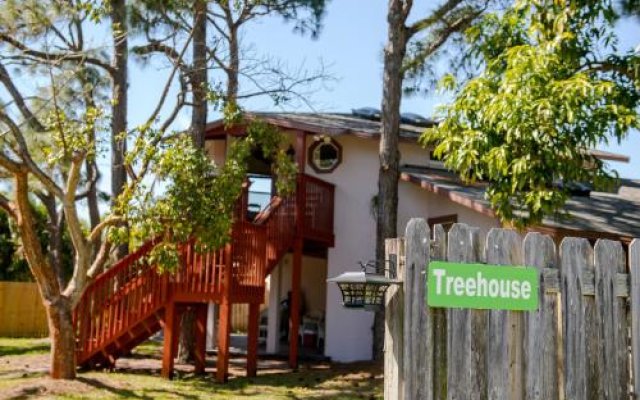 Home by Beach 5 - The Treehouse