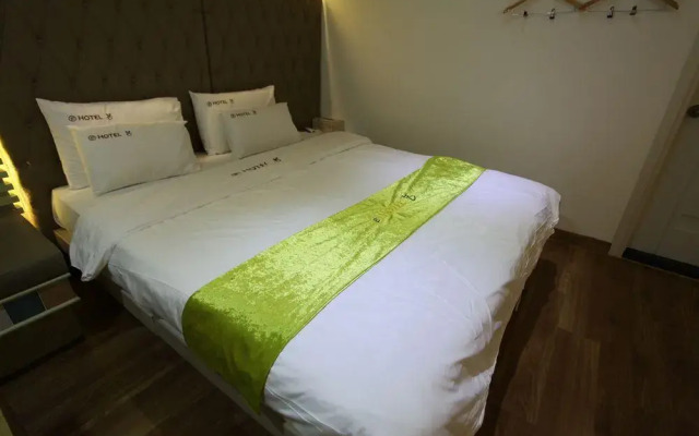 Born Hotel Cheongju