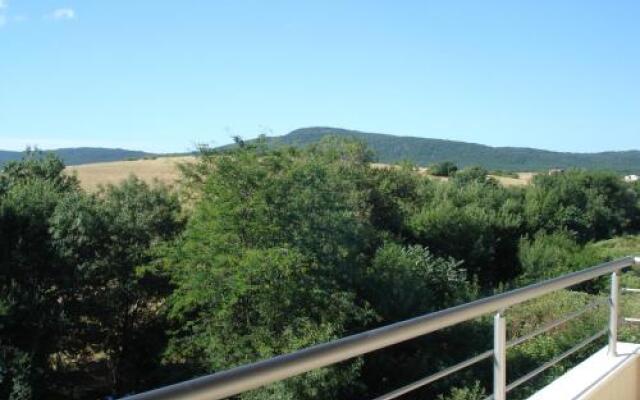 Studios in Ravadinovo