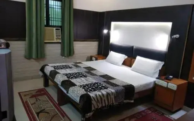 Aryans Taj Resort