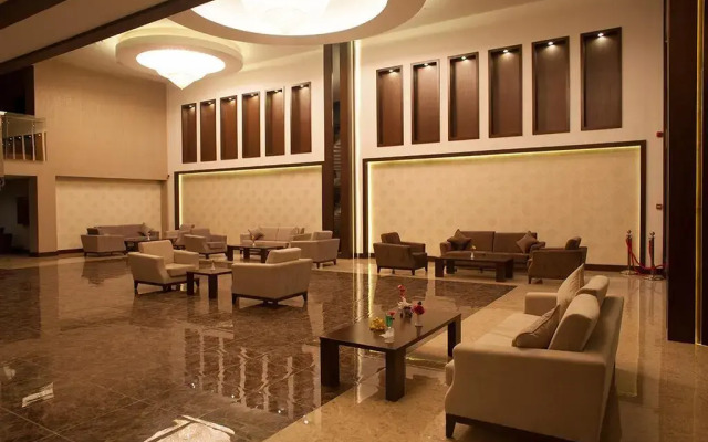 Cherry Garden City & Spa Hotel