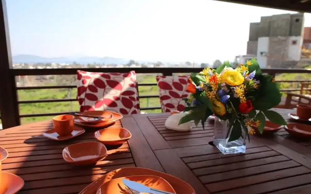 Important Group Villa Royal