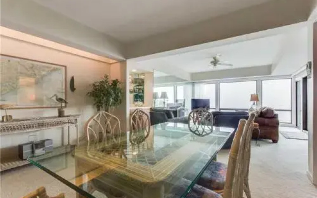 Ocean Club 4204 by RedAwning