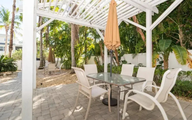 Terrace Condo 2 by RedAwning