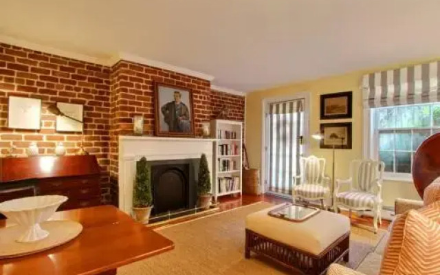 Jones Street Retreat
