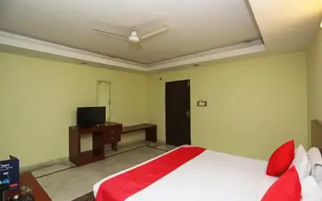 Oyo 23661 Hotel Swagat Palace