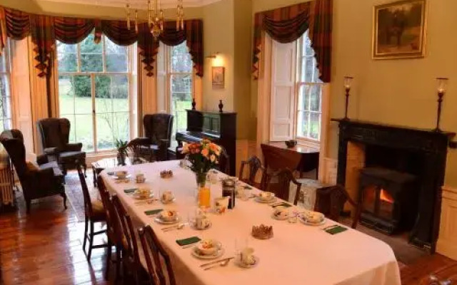 Powis House Bed  Breakfast
