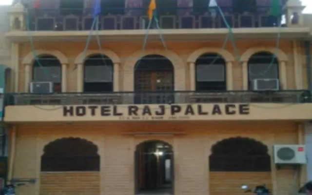 Hotel Raj Palace