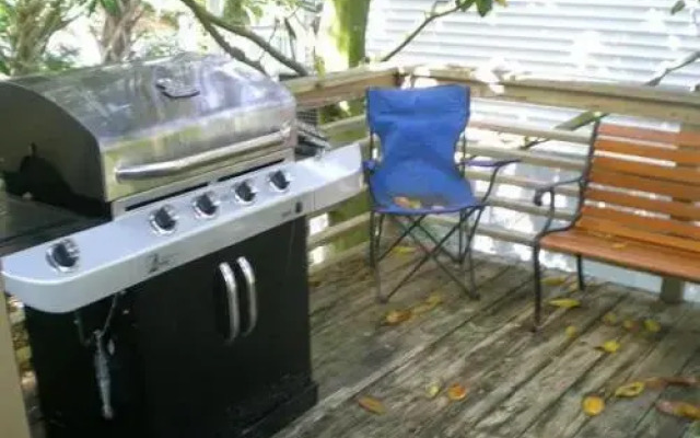 306 W Cooper-Cozy Cabana