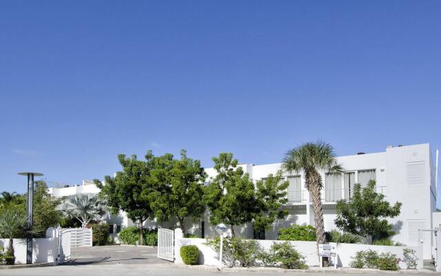 Condo Sea Star at Coral Beach Club