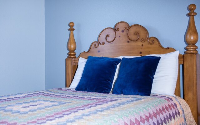 Roads End Light House