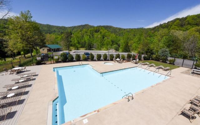 Crestview - 2 Br home by RedAwning