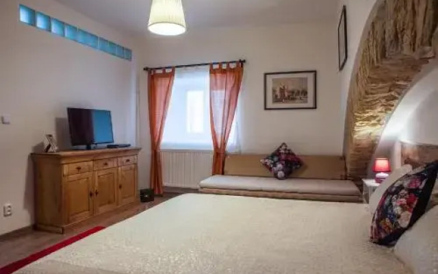 Beautiful Old Town Apartment