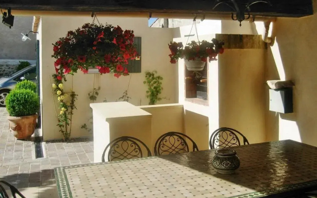 Holiday home Avenue Montmajour