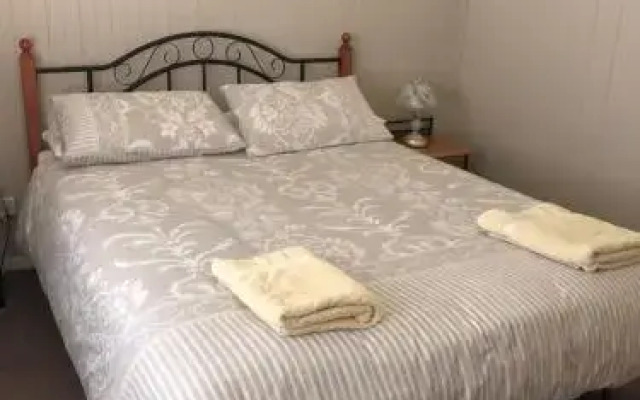 Riverland Holiday Cottage