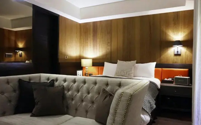 Le Charm Suite
