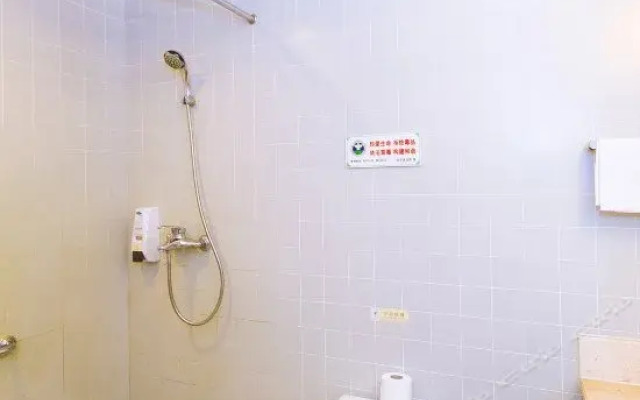 Hangzhou Tongyue Hotel (Yucai North Road Subway Station)