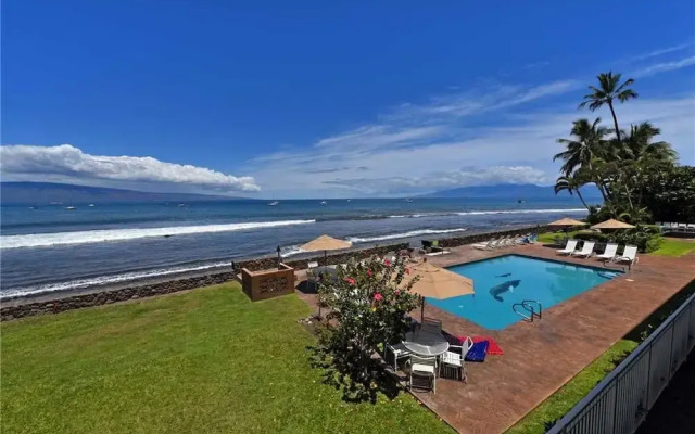 Lahaina Roads #204