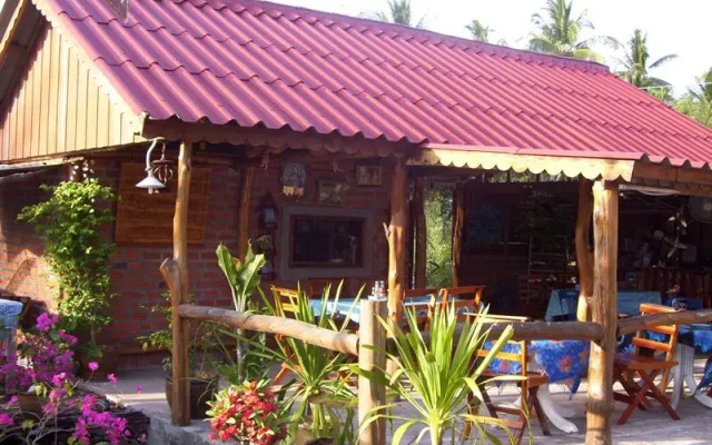 Sam Beach Resort